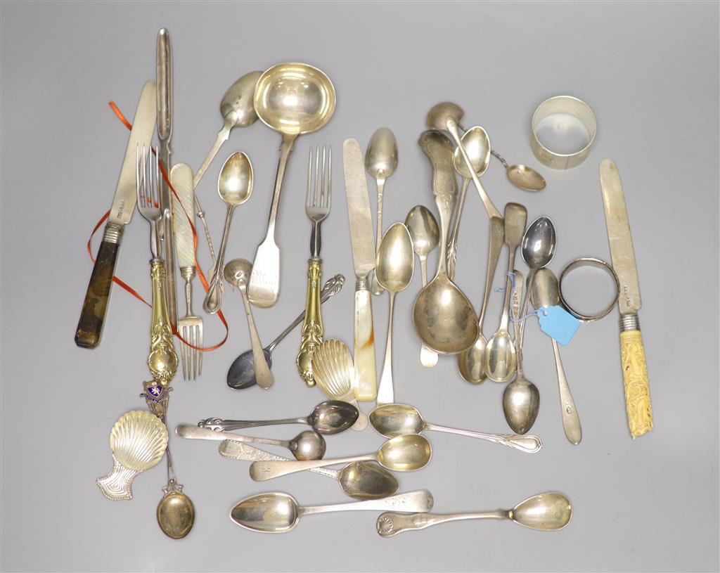 A mixed group of assorted silver and white metal items